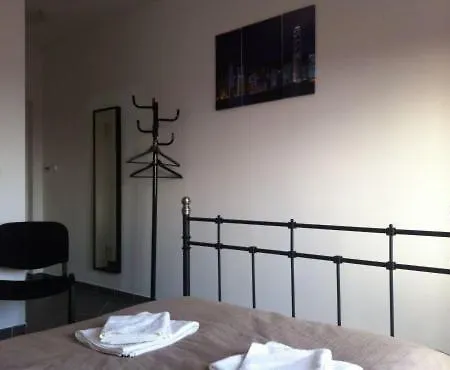 Kisdunapart 510 מוטל 3*