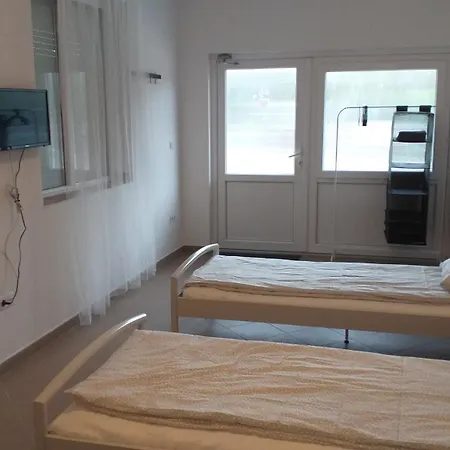 Kisdunapart 510 3* Taksony